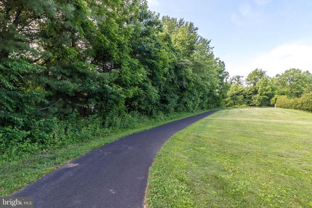 2209 DENBEIGH DR, Jamison, PA 18929