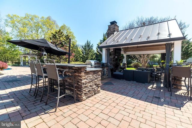 2209 DENBEIGH DR, Jamison, PA 18929