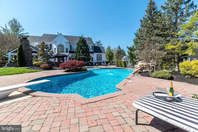 2209 DENBEIGH DR, Jamison, PA 18929