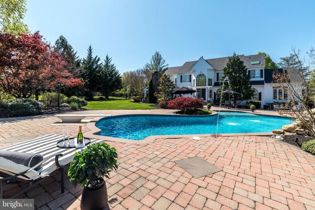 2209 DENBEIGH DR, Jamison, PA 18929
