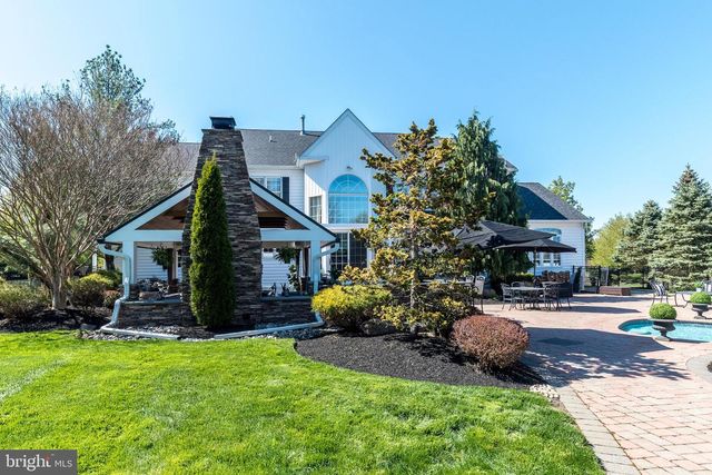 2209 DENBEIGH DR, Jamison, PA 18929