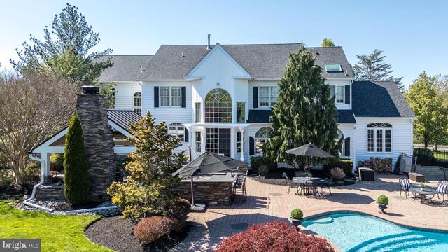 2209 DENBEIGH DR, Jamison, PA 18929