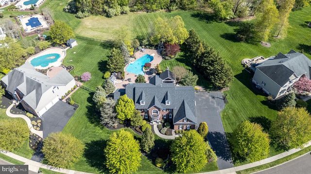 2209 DENBEIGH DR, Jamison, PA 18929