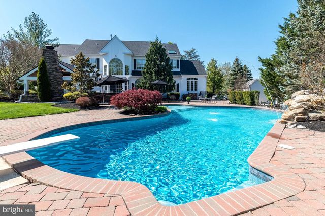 2209 DENBEIGH DR, Jamison, PA 18929
