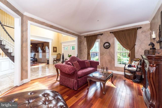 2209 DENBEIGH DR, Jamison, PA 18929