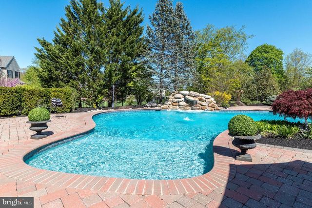 2209 DENBEIGH DR, Jamison, PA 18929