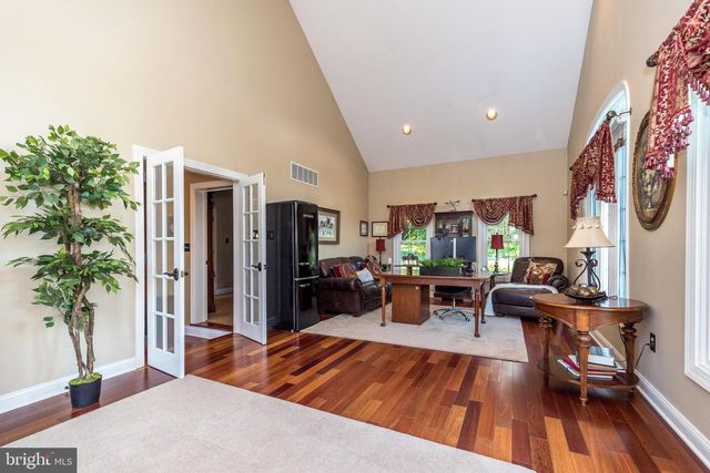 2209 DENBEIGH DR, Jamison, PA 18929