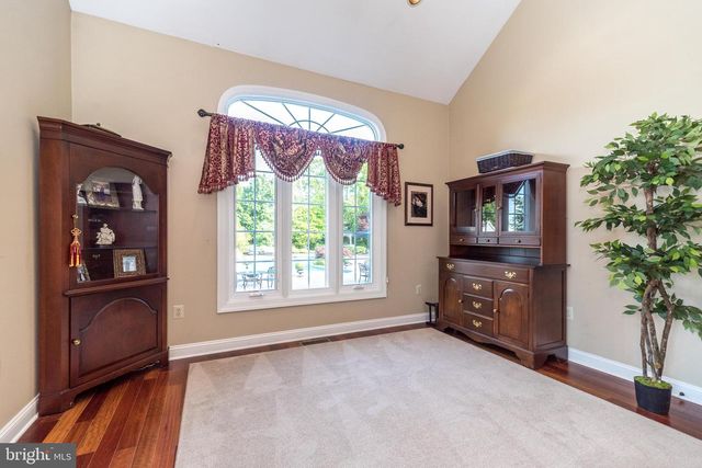 2209 DENBEIGH DR, Jamison, PA 18929