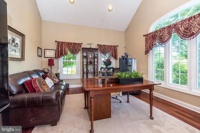 2209 DENBEIGH DR, Jamison, PA 18929