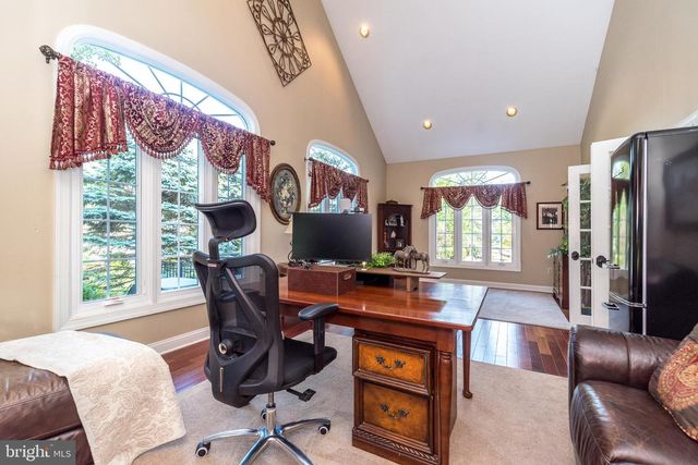 2209 DENBEIGH DR, Jamison, PA 18929