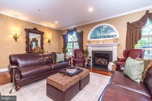 2209 DENBEIGH DR, Jamison, PA 18929