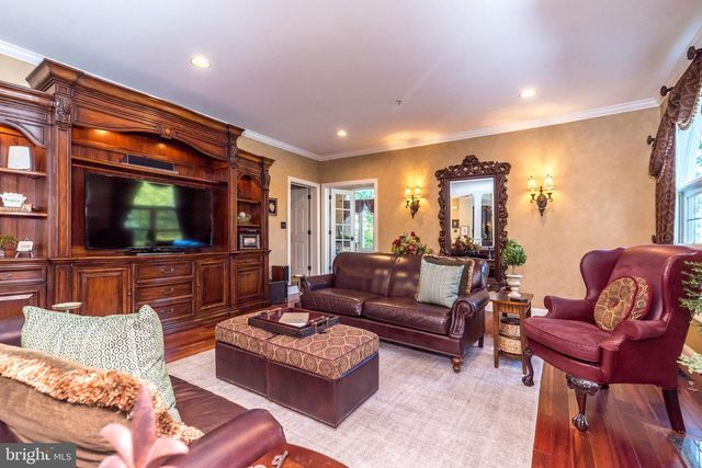 2209 DENBEIGH DR, Jamison, PA 18929