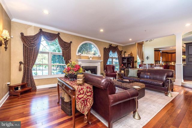 2209 DENBEIGH DR, Jamison, PA 18929