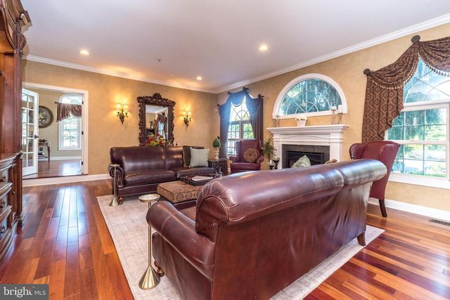2209 DENBEIGH DR, Jamison, PA 18929