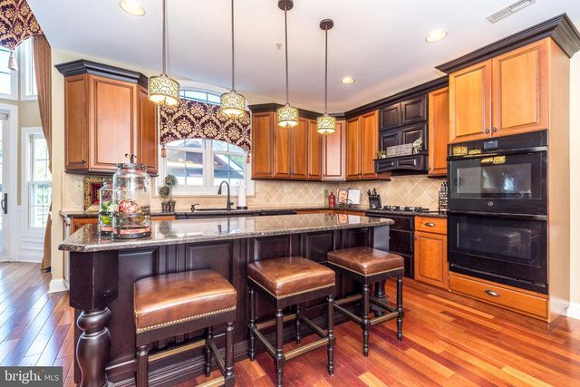 2209 DENBEIGH DR, Jamison, PA 18929