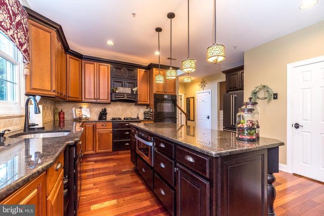2209 DENBEIGH DR, Jamison, PA 18929