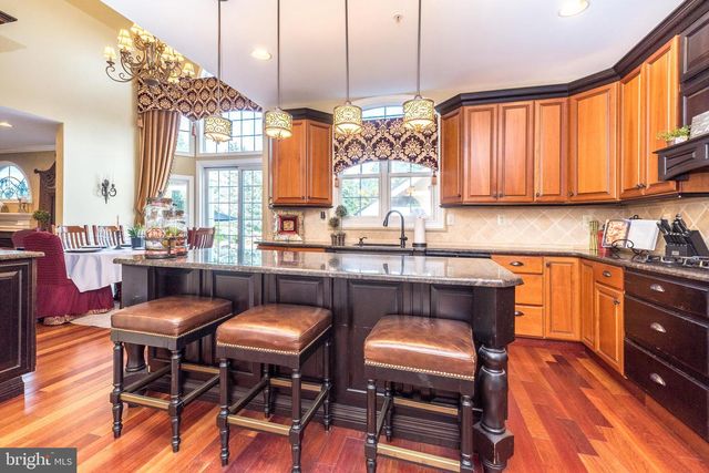 2209 DENBEIGH DR, Jamison, PA 18929