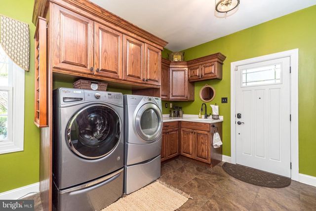 2209 DENBEIGH DR, Jamison, PA 18929