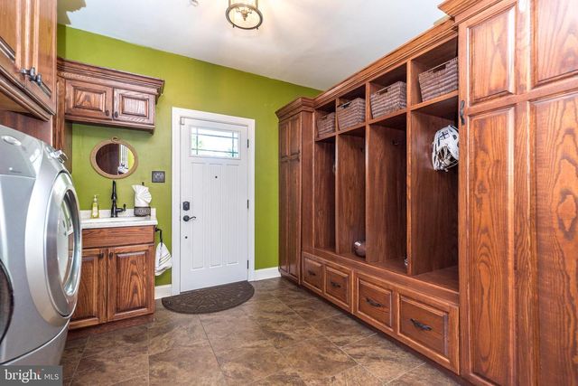 2209 DENBEIGH DR, Jamison, PA 18929