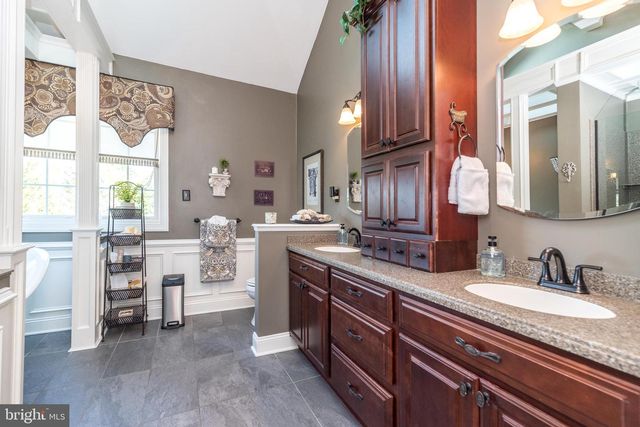 2209 DENBEIGH DR, Jamison, PA 18929