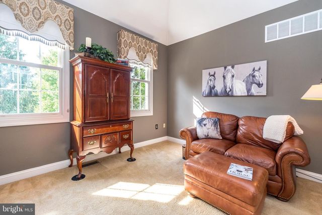 2209 DENBEIGH DR, Jamison, PA 18929