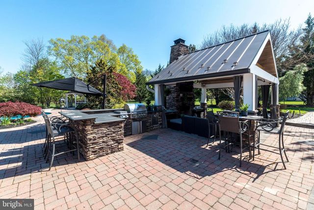 2209 DENBEIGH DR, Jamison, PA 18929