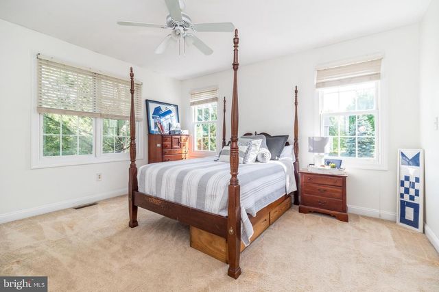 2209 DENBEIGH DR, Jamison, PA 18929