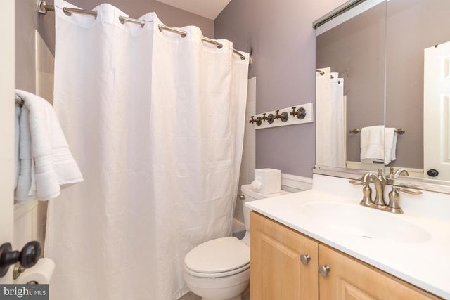 2209 DENBEIGH DR, Jamison, PA 18929