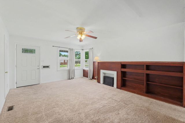 1948 S Topeka Ave, Wichita, KS 67211