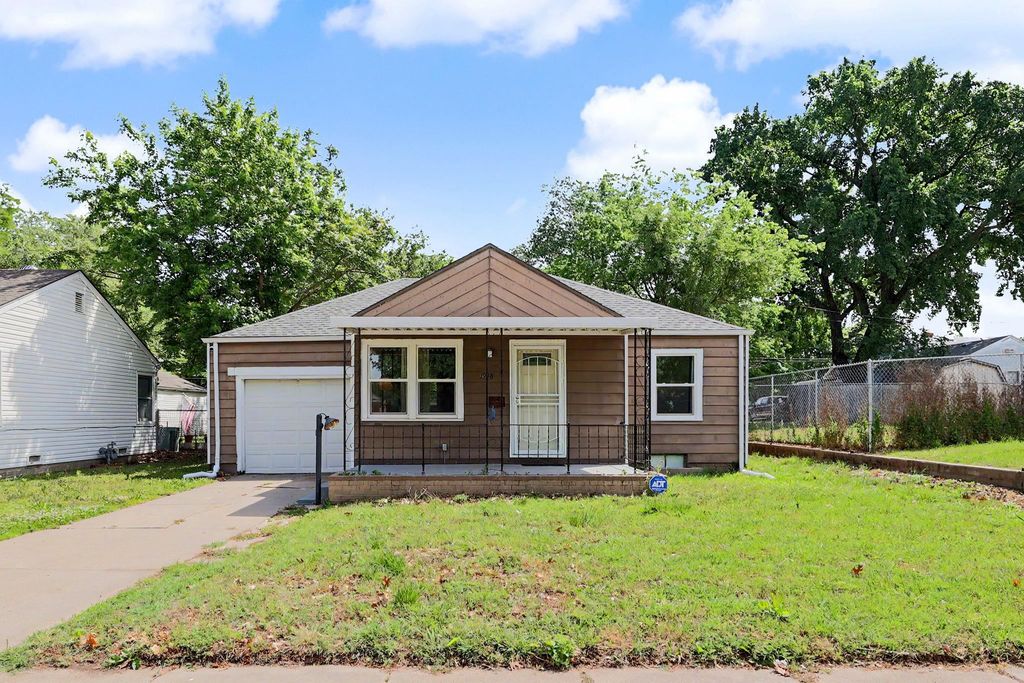 1948 S Topeka Ave, Wichita, KS 67211