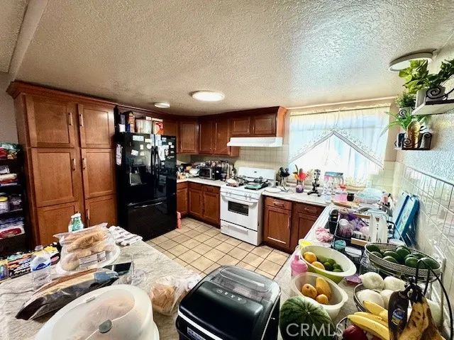 1535 S Towne Avenue, Pomona, CA 91766
