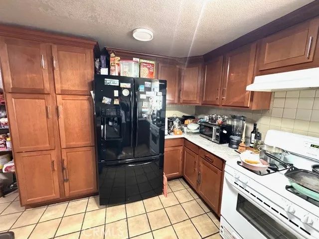 1535 S Towne Avenue, Pomona, CA 91766