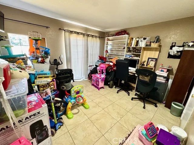 1535 S Towne Avenue, Pomona, CA 91766