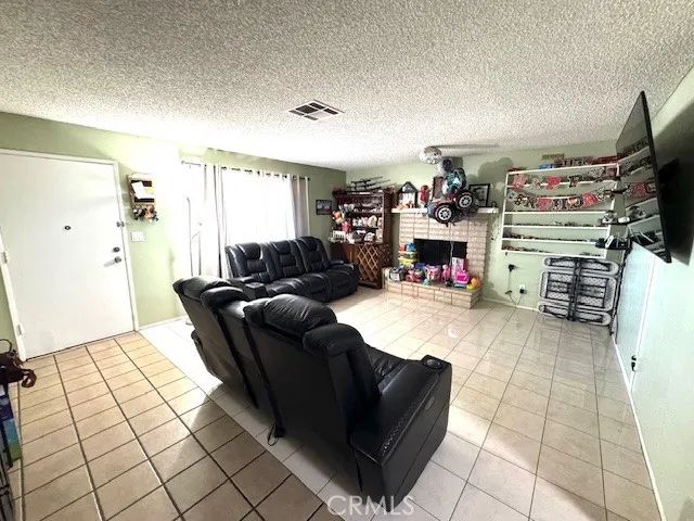 1535 S Towne Avenue, Pomona, CA 91766
