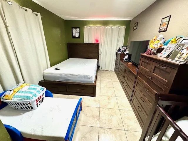 1535 S Towne Avenue, Pomona, CA 91766