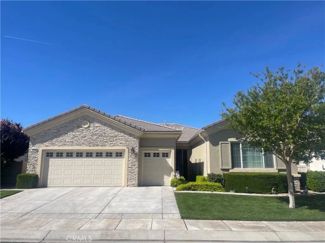 19365 Galloping Hill Road, Apple Valley, CA 92308