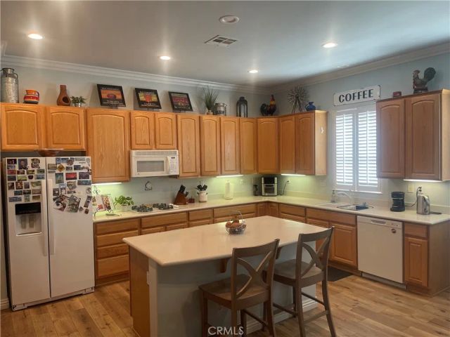 19365 Galloping Hill Road, Apple Valley, CA 92308