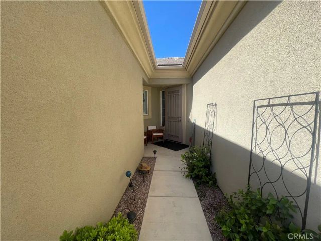 19365 Galloping Hill Road, Apple Valley, CA 92308