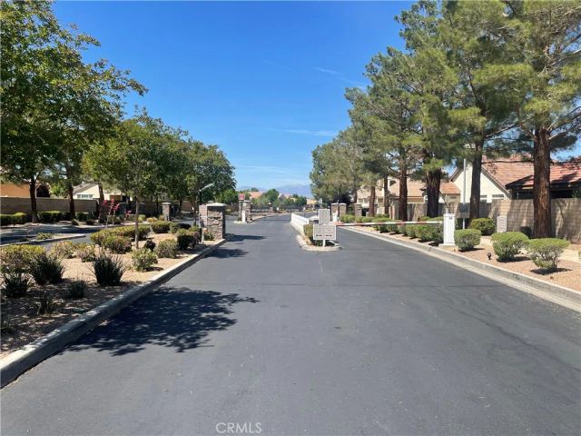 19365 Galloping Hill Road, Apple Valley, CA 92308