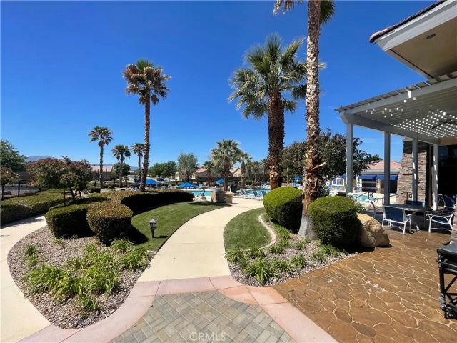 19365 Galloping Hill Road, Apple Valley, CA 92308