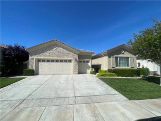 19365 Galloping Hill Road, Apple Valley, CA 92308