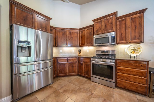 3200 Miramar Way, Redding, CA 96001