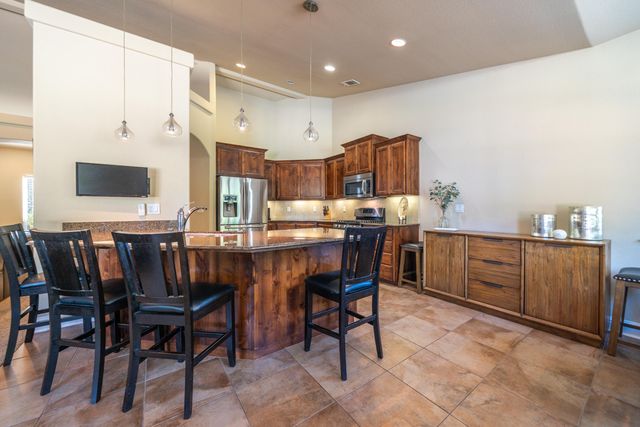 3200 Miramar Way, Redding, CA 96001