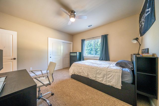 3200 Miramar Way, Redding, CA 96001