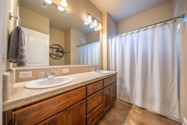 3200 Miramar Way, Redding, CA 96001