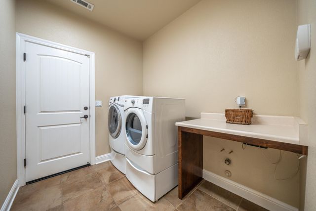 3200 Miramar Way, Redding, CA 96001