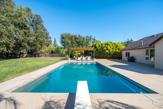 3200 Miramar Way, Redding, CA 96001