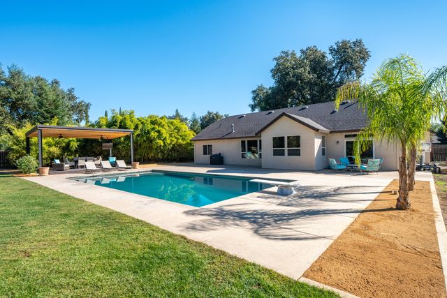 3200 Miramar Way, Redding, CA 96001