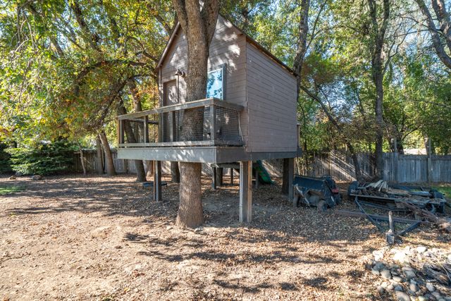 3200 Miramar Way, Redding, CA 96001