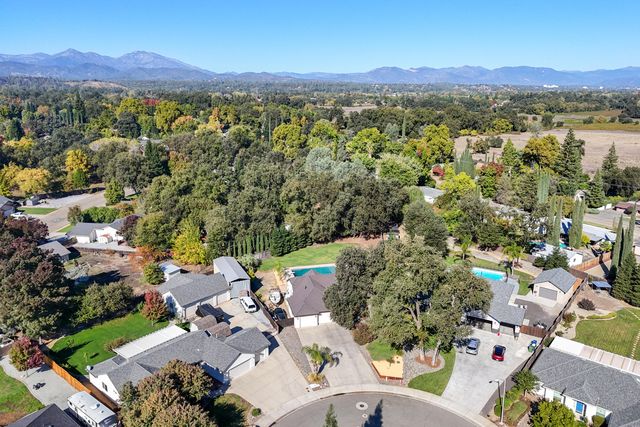 3200 Miramar Way, Redding, CA 96001